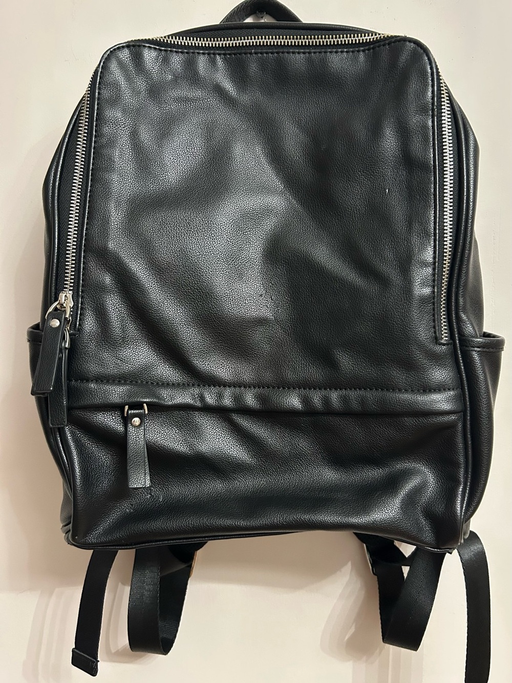 Unisex Black Leather Backpack - Sleek Urban Carry